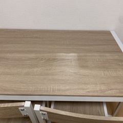 【無料】シンプル　テーブル