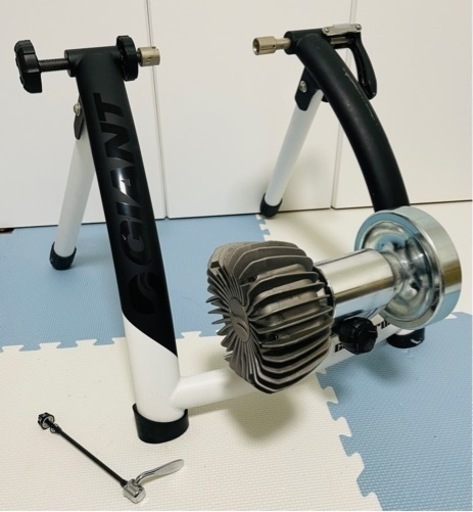 GIANT サイクルトレーナー