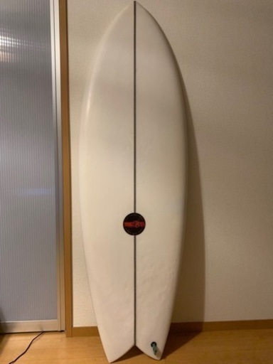 【サーフボード 】JS Red Baron レッドバロン ツインフィッシュ　5.6 フィン付き