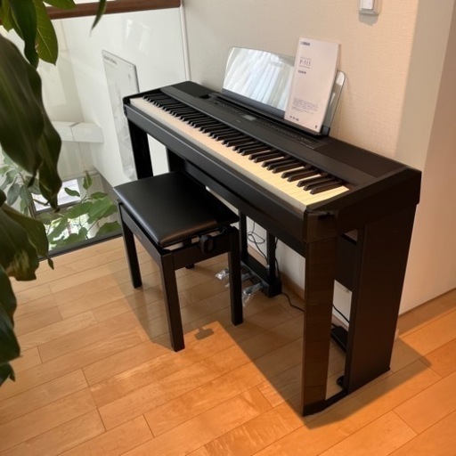 【値下げしました】ヤマハ電子ピアノ88鍵盤2019年型L-515Bスタンドと椅子付きほぼ新品