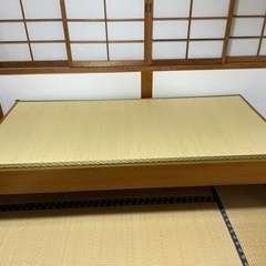 綺麗な　シングルサイズ畳ベッド