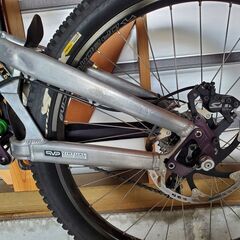 INTENSE　951シリーズ　ダウンヒルバイク　マウンテンバイク　フルサス