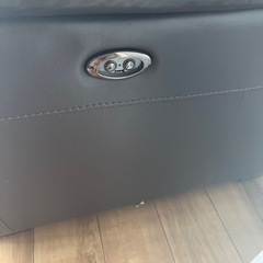 ニトリ: 3人用両電動本革リクライニングソファ【値下げ交渉○】