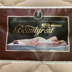 綺麗です。シングルマットと収納付きシングルベッド