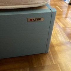 綺麗です。シングルマットと収納付きシングルベッド