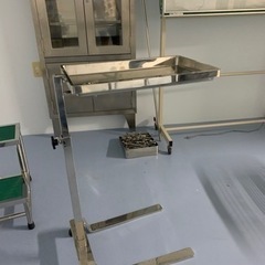 手術用器具台　メーヨーテーブル売ります