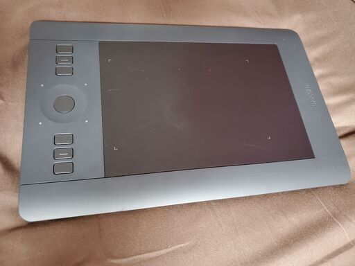 ペンタブレット　wacom INTUOS pro small PTH-451