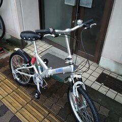 ALMIBEE]20吋 Wサス搭載折り畳み自転車 アルミ/外装6段/シルバー