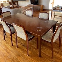 カリモクブランド　テーブル2つ、椅子赤色1つ