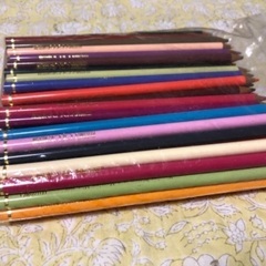 色鉛筆（70色）