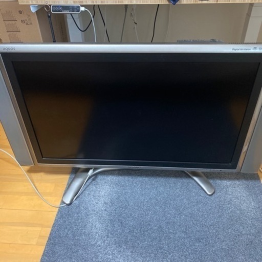 テレビ　37インチ　AQUOS
