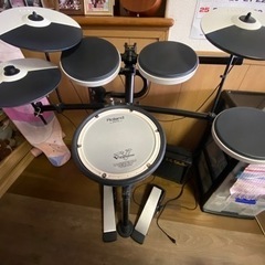 【取引中】早い者勝ち‼️アンプ付き‼️Roland美品電子ドラム