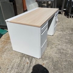 12万円　両袖机　内田洋行　幅1400 奥行き700 高さ720mm SFP1400PD