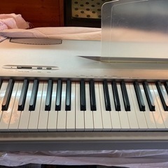 YAMAHA 電子ピアノ　10月までにお取り引きできる方お願いします！！