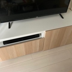IKEAのシンプルなテレビ台