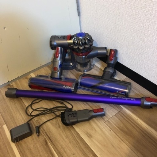 エッ！憧れのDyson V7がこの値段⁉️変なブラシも付いて？