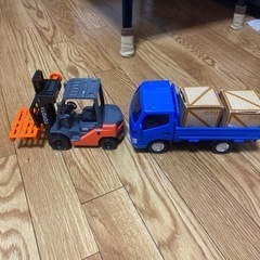 フォークリフト、トラック　おもちゃの画像