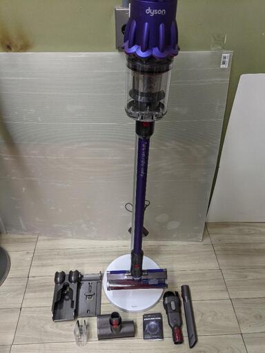 Dyson ダイソン Dyson Digital Slim Fluffy SV18 充電式 コードレスクリーナー 掃除機 スタンド付き