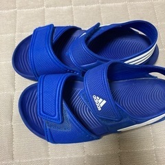 子供サンダル　adidas  21cm