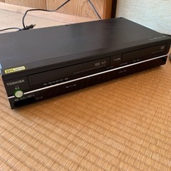 東芝　VTR一体型DVDプレーヤー　SD-V800