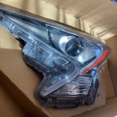 プリウス 50前期 ヘッドライト 片方のみ