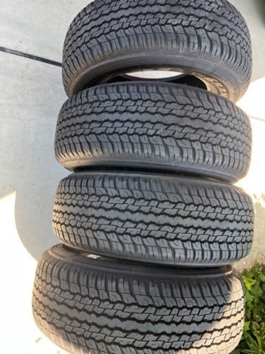 ダンロップタイヤ ハイラックス純正265/65r17 バリ溝