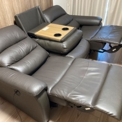 【超美品】3人用電動本革テーブル付きリクライニングソファ(Nビリーバ2本革DBR)