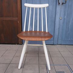 Ilmari Tapiovaara(イルマリ・タピオヴァーラ)デザインのペリマンニチェアー/ASKO(アスコ)社です。チーク座面の愛らしい北欧ビンテージ家具ダイニングチェアーをインテリアに。CI302