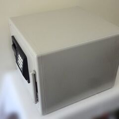 【自社配送は札幌市内限定】SentrySafe/セントリー 耐火金庫 SB0507 テンキー式 幅415×奥行472×高さ348mm 動作OK 中古【USED】
