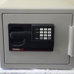 【自社配送は札幌市内限定】SentrySafe/セントリー 耐火金庫 SB0507 テンキー式 幅415×奥行472×高さ348mm 動作OK 中古【USED】