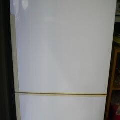シャープノンフロン冷凍冷蔵庫270ℓ　2014年製