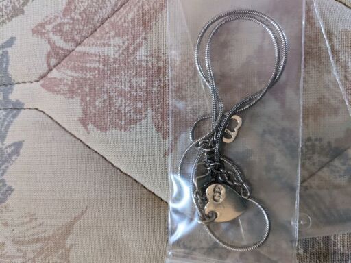Dior本物　ハートのネックレス（箱付き）