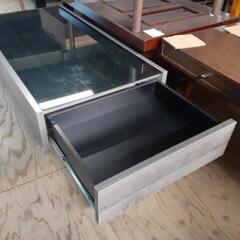 ガラスローテーブル　A