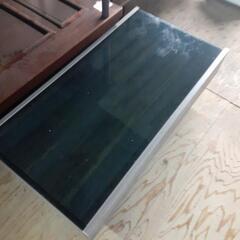 ガラスローテーブル　A