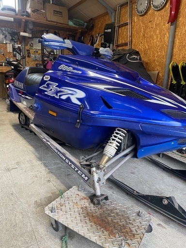 ヤマハ　スノーモービル　SXR600 トリプル　シーズン間近