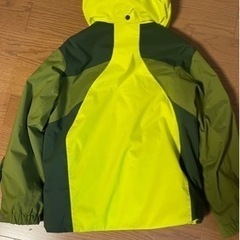 早め準備　ゴールドウィン140センチ　スキーウエヤー上下セット　小学生　キッズ