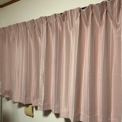 ニトリ　遮光2級カーテン　ピンク　ショート