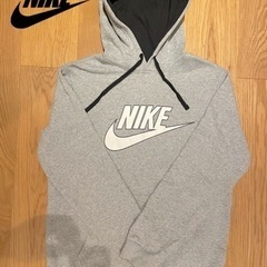 【美品】NIKE   パーカー　グレー