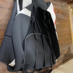 c-hr シートカバー　白、黒、赤