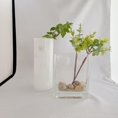 アフタヌーンティー　花瓶　フラワーベース二つ