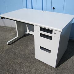 事務机　ホワイト　鍵あり　プラス製フラットライン　W1200