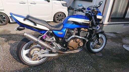 カワサキZRX1200Rカスタム車両