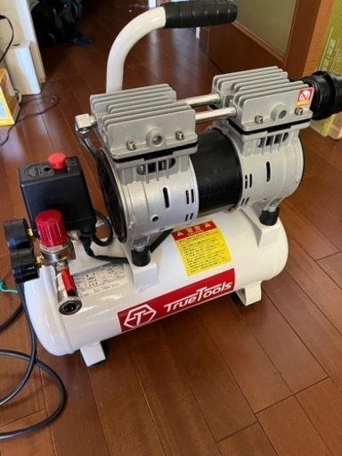 静音エアーコンプレッサー8L