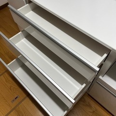 【さらに値下げました】大型キッチンボード　キッチン棚　エナメルホワイト　ファニチャー