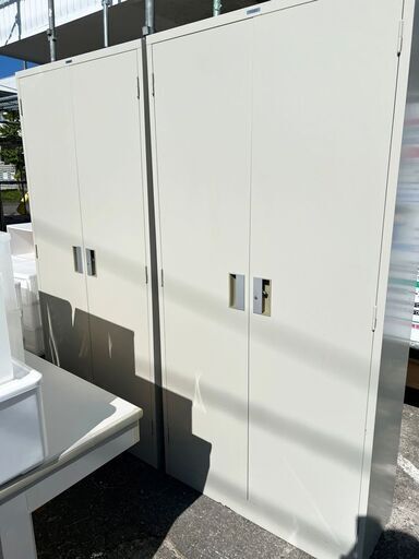事務所に 観音開きスチールオフィス書庫 鍵付き 179cm×88cm 棚板4枚式 高さ調節可能 在庫2台 自社配送有り