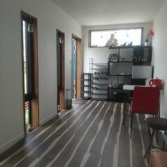 ✴️最終値下げしました✴️全面改装済み ほぼ未使用 真っ赤なコンテナ売ります まだ新築の匂いがします 2020年クリスマスに完成しましたが 商談室にしていたため 数回しか使用しておりません 冷暖付きです 高級素材しょうしています😀ご見学ご希望の方はご予約ください