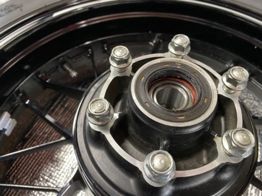 Z900RS (ZR900C) '18 カワサキ純正リアホイール ブラック 良品 Z900RS (ZR900C) '18 カワサキ純正リアホイール ブラック 良品