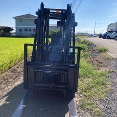 三菱ユニキャリア フォークリフト 2.5トン、3レバー横回転・スライド ガソリン、型式: FHGE25T5 年式 2019年 5030時間