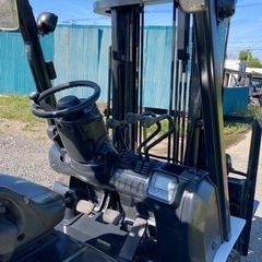 三菱ユニキャリア フォークリフト 2.5トン、3レバー横回転・スライド ガソリン、型式: FHGE25T5 年式 2019年 5030時間