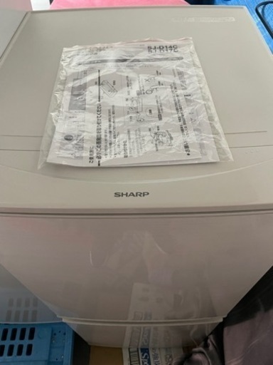 SHARP 一人暮らし 冷蔵庫 SJD14C 2ドア シャープ SHARP 一人暮らし 冷蔵庫 SJD14C 2ドア シャープ Amazon.co.jp